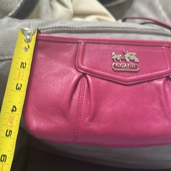 Hot pink coach wristlet/clutch - Picture 5 of 5